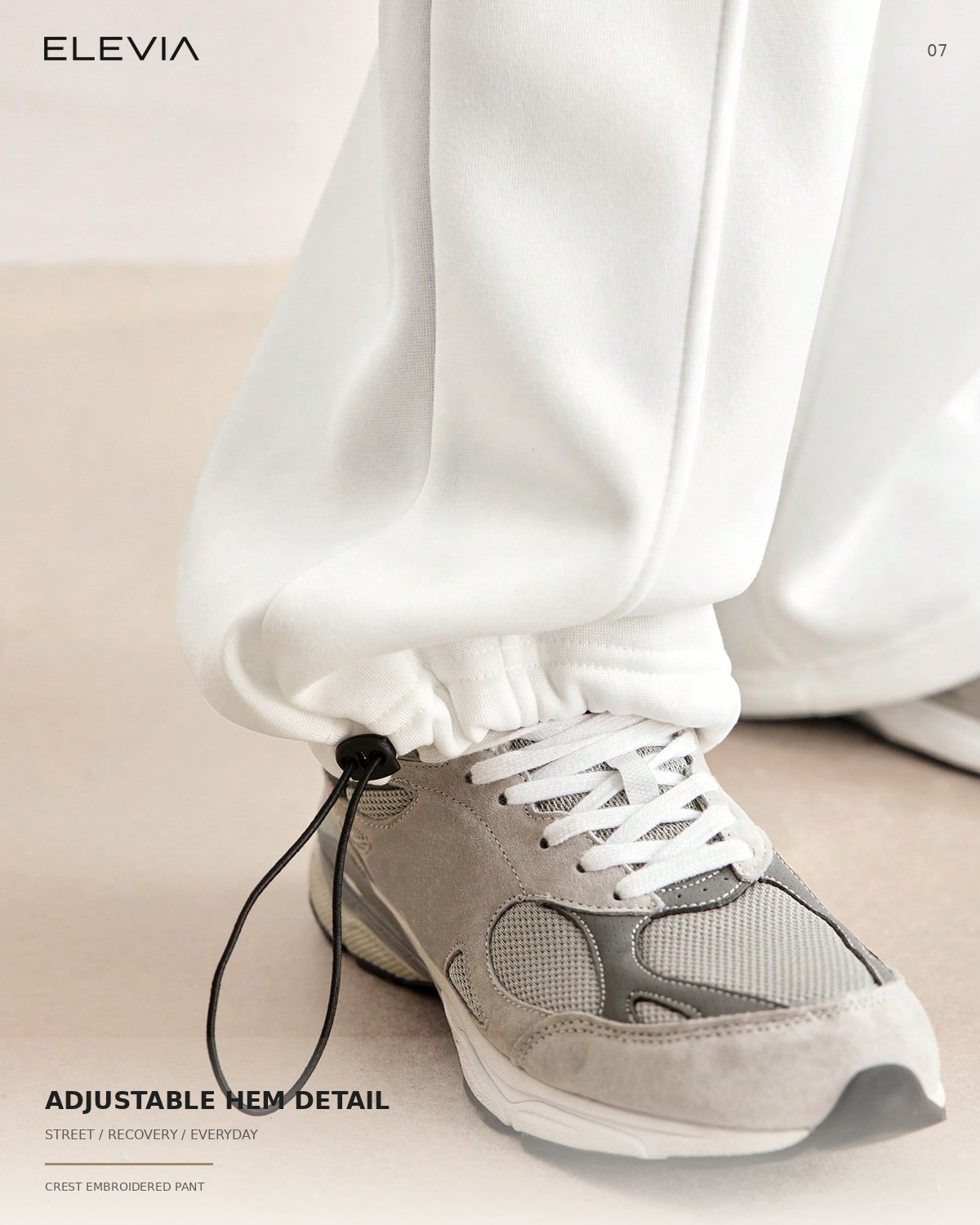 Crest Embroidered Sweatpant